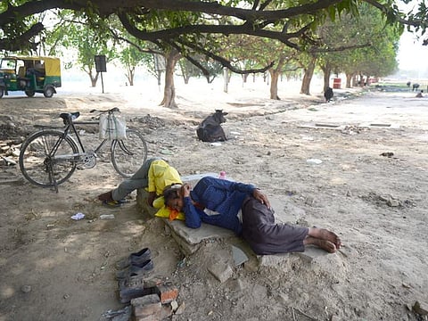 India Meteorological Department said the mercury will stay above 40 degrees for the coming week because of the late arrival of the southwest monsoon and a hot wind known as the Loo blowing in from the desert state of Rajasthan and Pakistan.