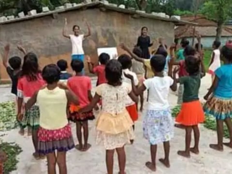 Deepika Minj, a Grade seven schoolgirl, has been holding classes in Chandapara village in Khunti district of Jharkhand for the past two months