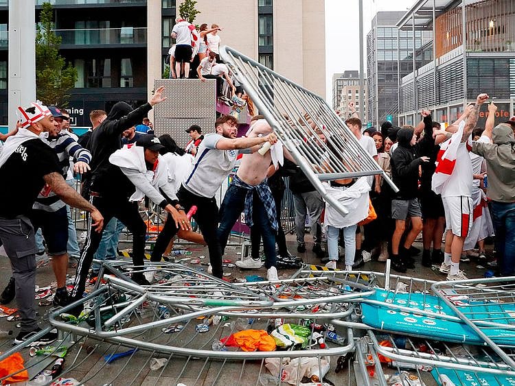 210719 England fans