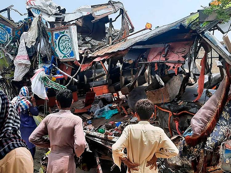 Pakistan bus crash