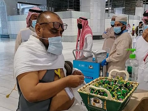  Pilgrims arriving today in the Grand Mosque in Mecca to encircle the Holy Kaaba as part of the Hajj rituals were offered sweets, incense and coffee, a gesture marking also the start of the Muslim Eid Al Adha.