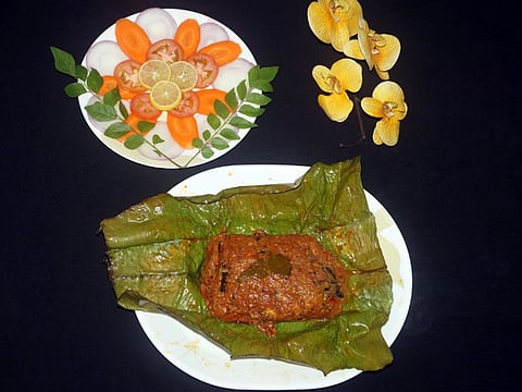 Here's how you can make Karimeen Pollichathu at home