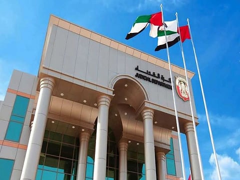 Abu Dhabi Misdemeanours Court convicted the person who attempted to swindle money by posing as a merchant. 
