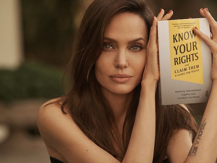 Angelina Jolie-1630647715585