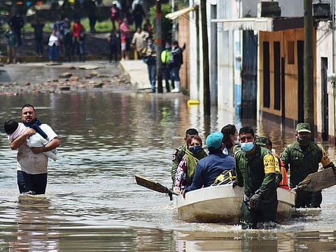 Members of the Mexican Army evacuate patients of the IMSS Hospital in Tula de Allende, Hidalgo state, Mexico, on September 07, 2021.