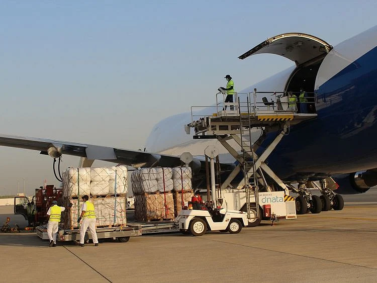 Aid plane
