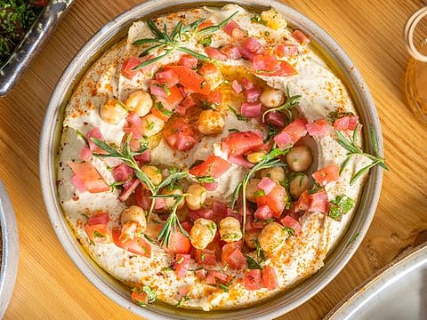 Recipe: How to make the classic Hummus Beiruti 