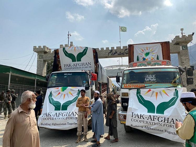  The 17 containers laden with food items were sent on Sunday to different cities of Afghanistan via the Torkham land border crossing as part of Pakistan’s large scale humanitarian relief efforts.