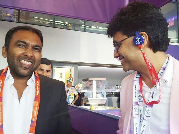 Anis (right) with Mahela Jayawardene