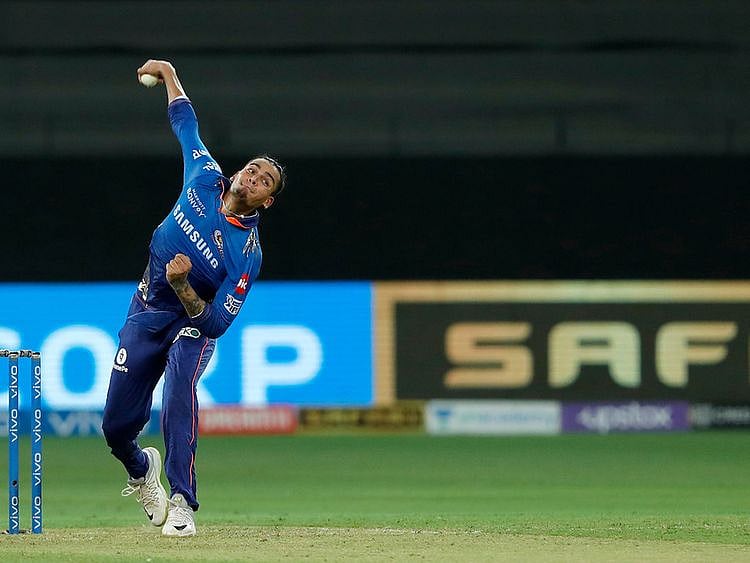 Rahul Chahar of Mumbai Indians bowling during Match 39 of the Indian Premier League between RCB and Mumbai