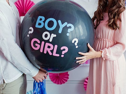 Gender reveals can be quite a bonding experience. 