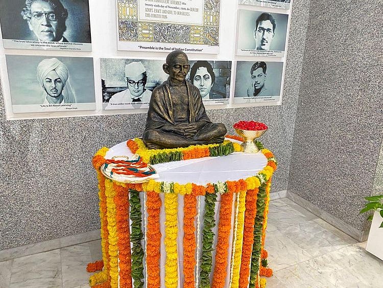 Gandhi 1