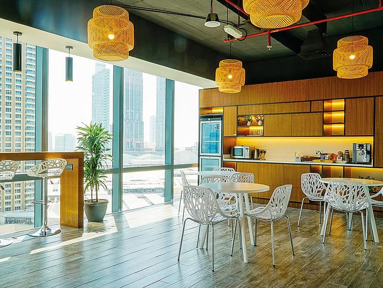 SU_210928_UAEFreeZones-adv-AjmanFreeZone-for-web