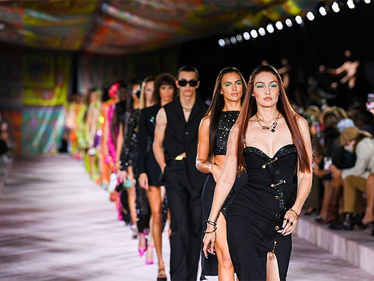 Gulf News The Kurator Versace Summer 2022 Gigi Hadid
