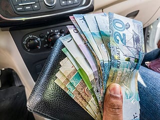 Kuwait mandates salary payments by 7th of each month
