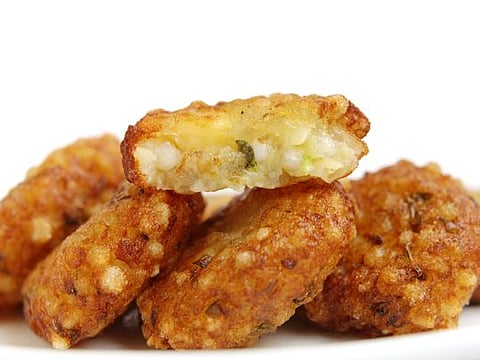 Recipe: Crunchy sabudana vada or fried tapioca pearls 