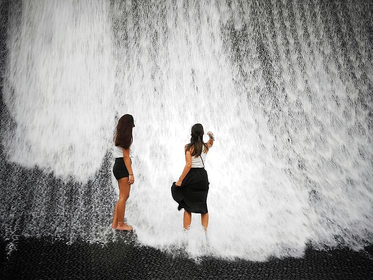 surreal expo 2020 water feature