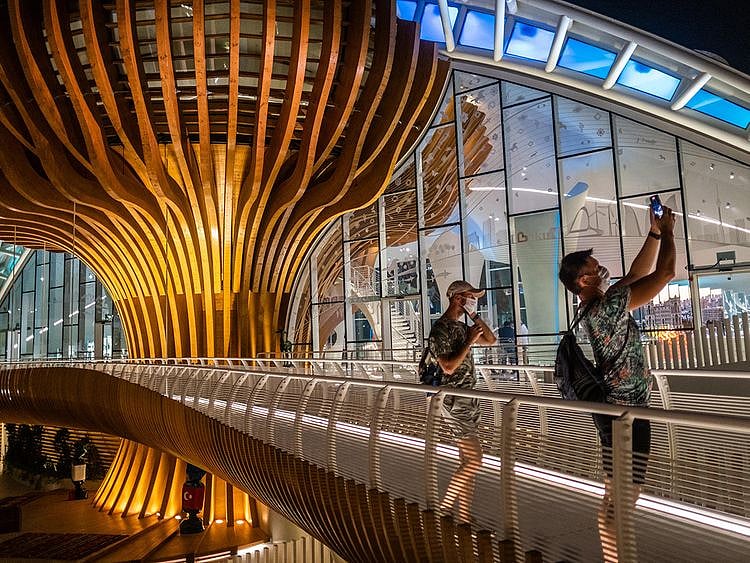 visitors expo 2020 dubai