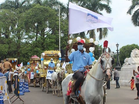 A cavalcade in Kolkata, exhorting tourists to flock to Jammu & Kashir again, was one of the promotional drives organised by their tourism ministry last month.