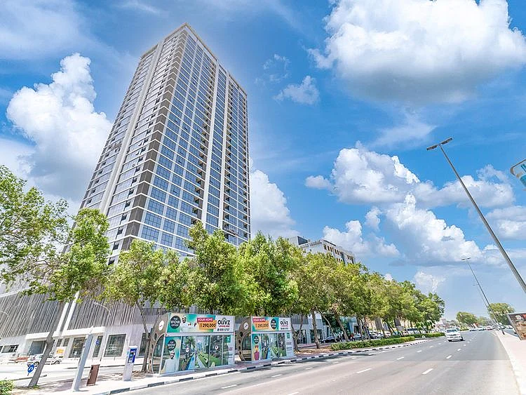 Manazil Al Mankhool 01 offers residents the perfect combination of tranquil comfort and bustling city life