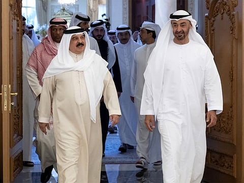 Mohamed bin Zayed receives King Hamad at Qasr Al Bahr. 
