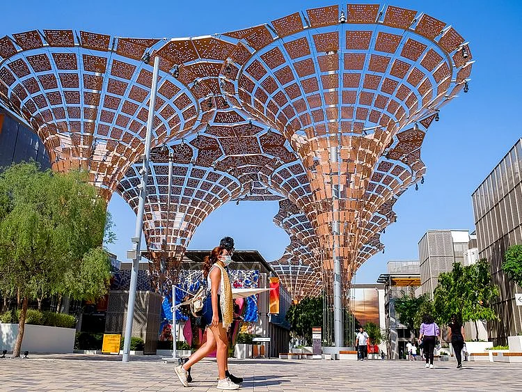 EXPO 2020 DUBAI CROWD
