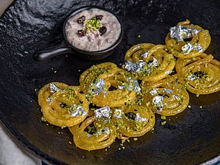 Diwali special: Jalebi with khajoor or dates rabdi 