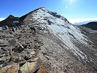 Photos: World's highest ski resort now a Bolivian memory
