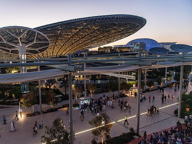Crowds-at-Expo-Dubai-2020_Large-Image_m5980-1636358450347