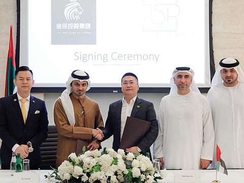 The ceremony was attended by Dr Hamad Al Ali, CEO of Royal Strategic Partners in UAE, and Mr Leo Liu, Chairman of Jinsha Holding Group, who signed a strategic cooperation agreement.