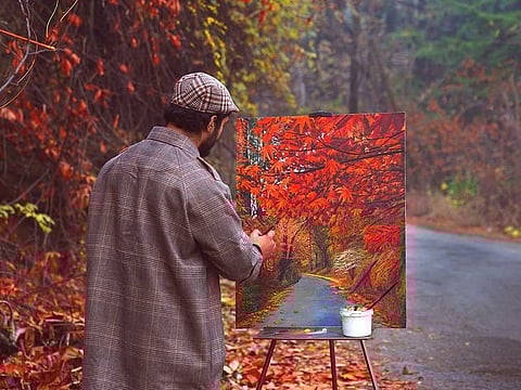 Kashmir's autumn colours are predominantly golden, dominated by Chinar leaves