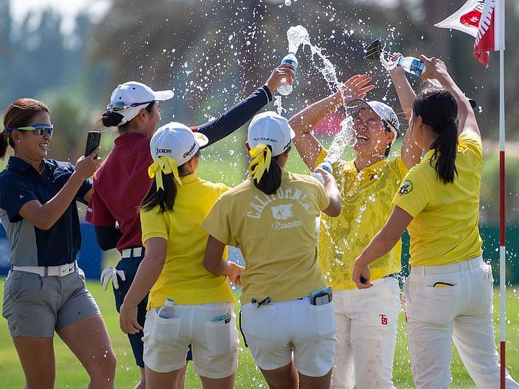 Mizuki Hashimoto of Japan is congratulated after her win in the Women’s Amateur Asia-Pacific (WAAP) Championship