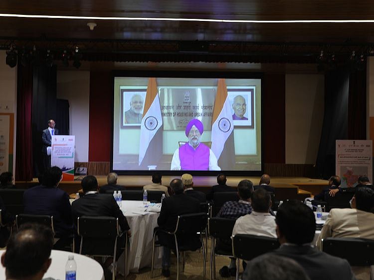 india-minister-puri-virtual-at-india-pavilion-1637505500843