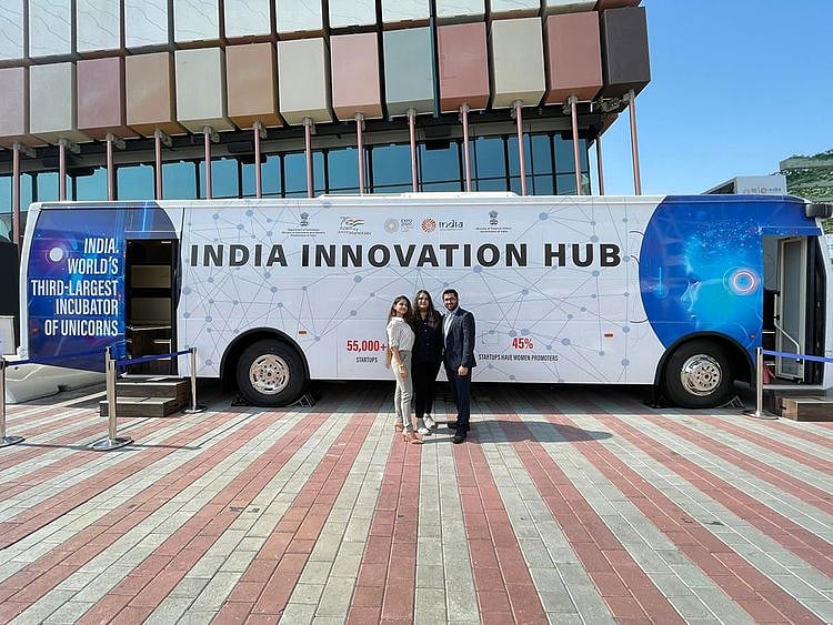 Students-from-BITS-Pilani-Dubai-Campus-in-front-of-India-Innovation-Hub-at-India-Pavilion-at-Expo-2020-Dubai-1637743251379