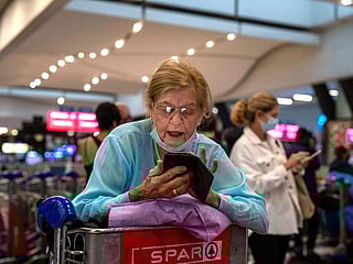 US to restrict travel from South Africa and other countries as it assesses risks of new COVID-19 Omicron variant 
