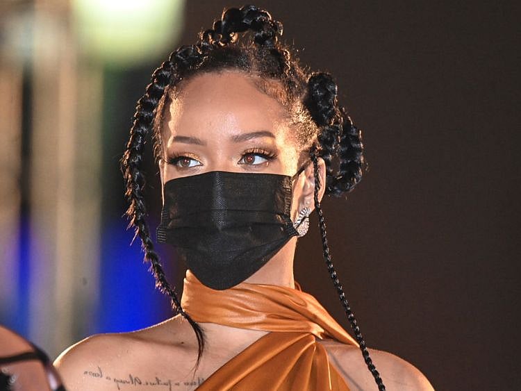 Rihanna 1-1638267834933