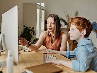 UAE: Children missing online classes due to internet problem
