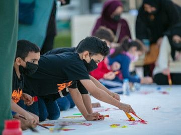 From live music, traditional dances, film screenings and competitions to plenty of fun activities, Sharjah Events Festival is designed for people of all age groups and interests.