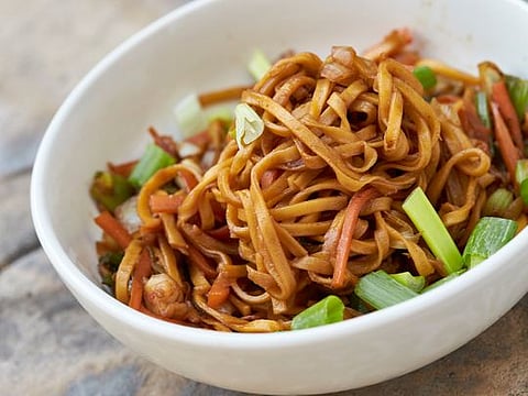 Watch: Homemade garlicky seafood noodles that will make your taste buds happy