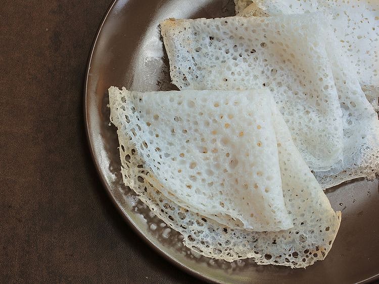 Neer dosa - A classic Karnataka breakfast dish, this dosa uses just 2 ingredients - rice and water