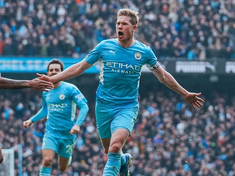 Kevin de Bruyne celebrates his winner against Chelsea