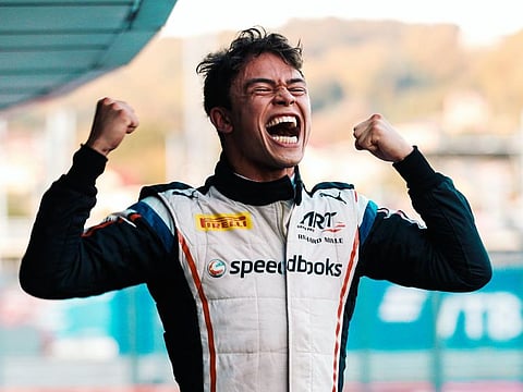 Nyck de Vries, the 26-year-old reigning champion, will be among the 22 drivers in the season-opener. 
