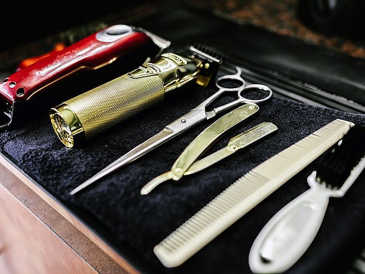 grooming kit stock
