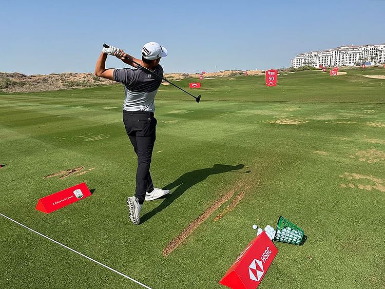Josh Hill on the range ahead of the Abu Dhabi HSBC Championship