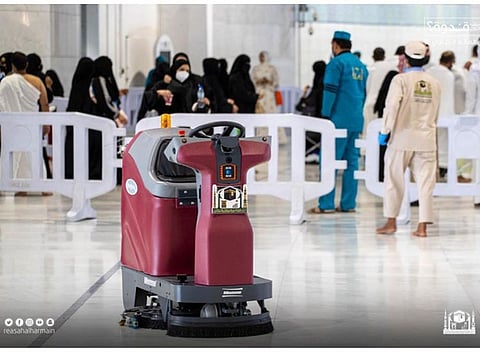 A robot in action at the Grand Mosque. The General Presidency for the Affairs of the Two Holy Mosques said it strives to ensure fresh air inside the Grand Mosque using ultraviolet light air purification technology. 