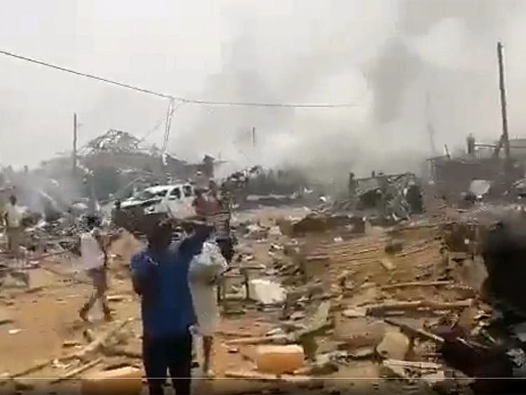 Ghana: 17 dead in huge explosion