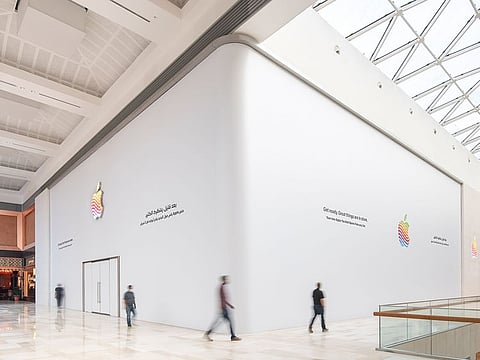  Apple's got itself a brand new location in Abu Dhabi - but at the same mall. 