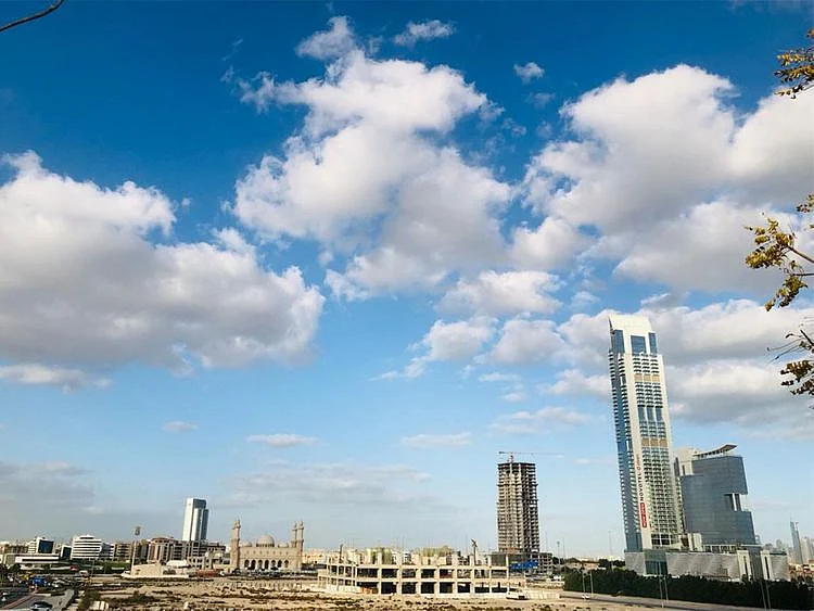 Partly cloudy weather on Monday, February 7