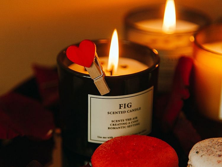 scented candle stock 