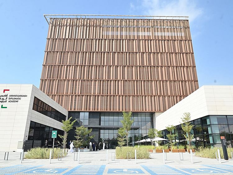 The_Anwar_Gargash_Diplomatic_Academy_campus_in_Abu_Dhabi-1644744706142